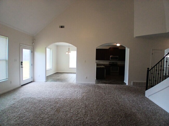 Building Photo - Beautiful 4-bedroom 3 bath home in Arlington