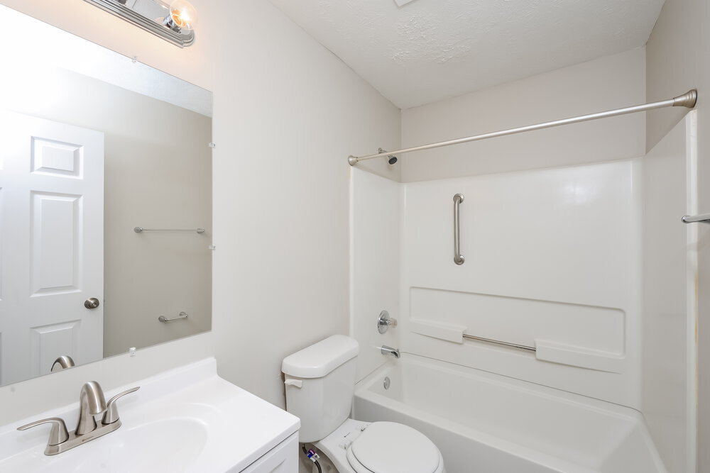 Building Photo - 4250 Viewpoint Ln