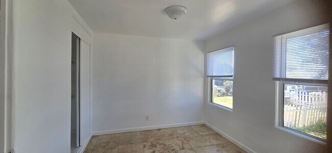 Building Photo - 6719-21 Wunderlin Ave