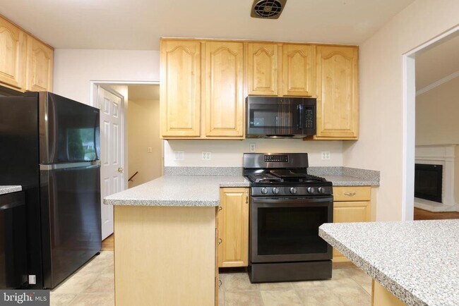 Building Photo - 9704 St Andrews Dr
