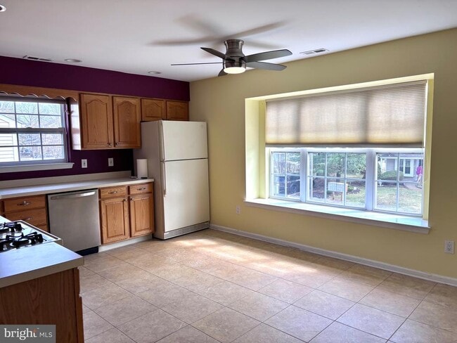 Building Photo - 7708B Normandy Dr