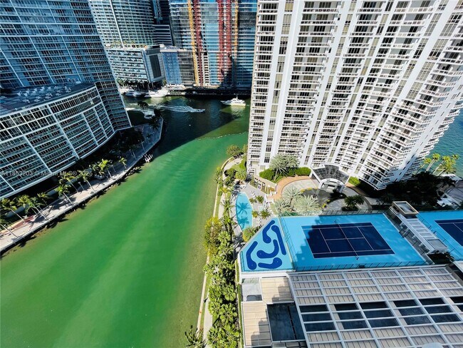 Building Photo - 801 Brickell Key Blvd