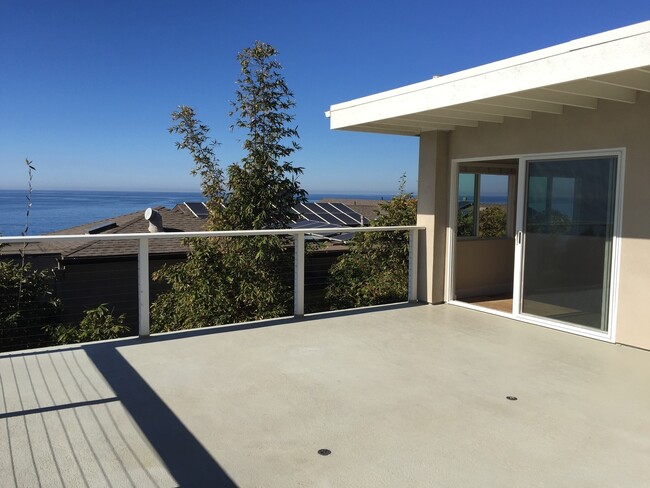 Building Photo - BREATHTAKING PANORAMIC OCEAN VIEW!