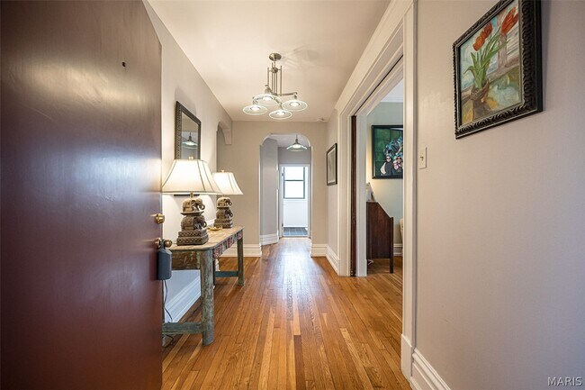 Building Photo - 19 N Taylor Ave
