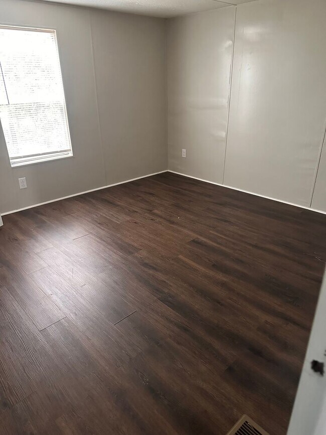 Building Photo - 4451 Goldfinch Way
