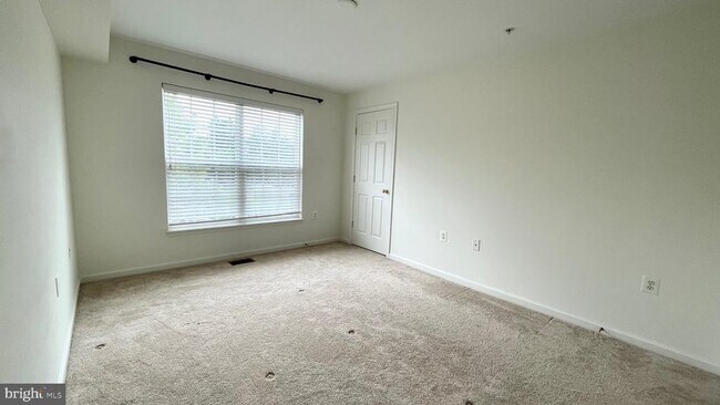 Building Photo - 6076 Wicker Ln