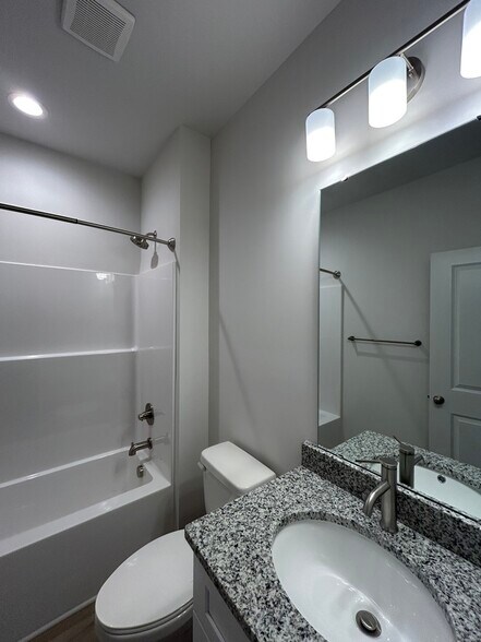 Building Photo - 737 N McFarland St