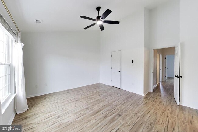 Building Photo - 14179 Compton Valley Way