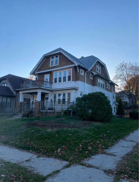 Building Photo - 604 S 6th Ave