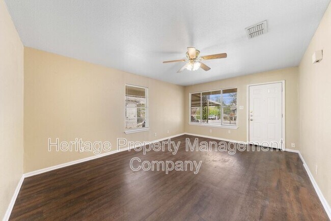 Building Photo - 138 Dora St