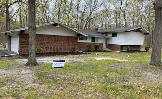 Building Photo - NOW AVAILABLE! - 201 Thompson Ave, Waterfo...