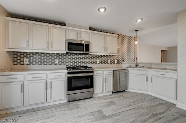 Building Photo - 11092 Verismo St