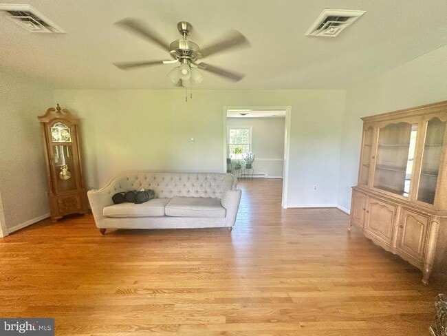 Building Photo - 703 Kentland Dr