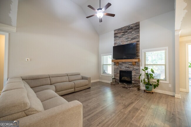Building Photo - 2539 Tomoka Dr