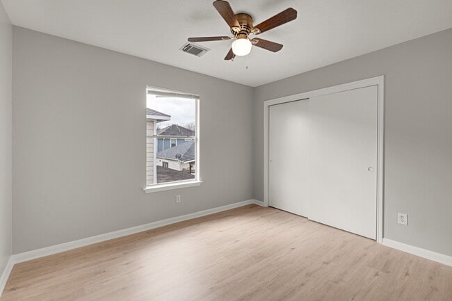 Building Photo - 8818 Iron Springs Dr