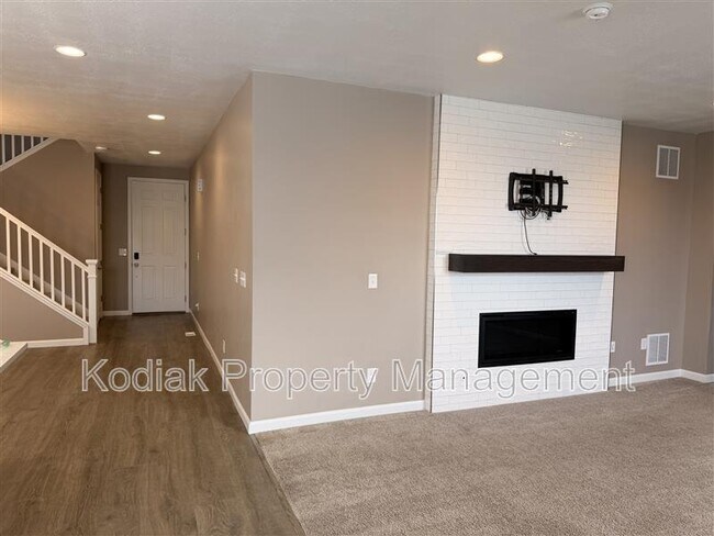 Building Photo - 3155 N 1500 E