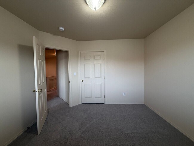 Building Photo - 9904 Mia Ln