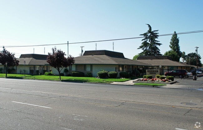 Primary Photo - Shields-West Apartments