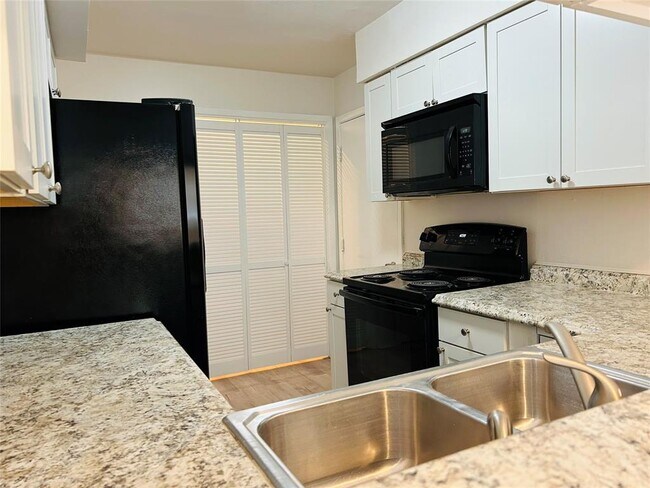 Building Photo - 5989 Allday Dr