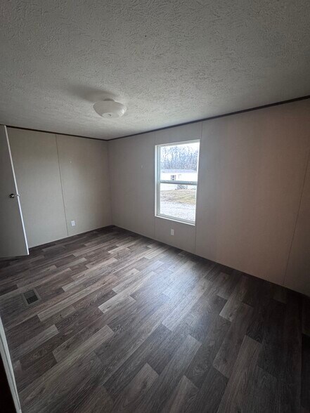 Building Photo - 181 Loyalty Ln