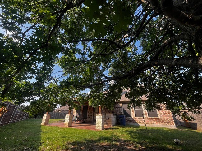 Building Photo - 1508 Pillar Bluff Way