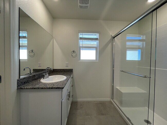 Building Photo - 4 BED 2.5 BATH 2 CAR GARAGE SINGLE FAMILY HOME IN CADENCE, HENDERSON w/ LARGE BACKYARD