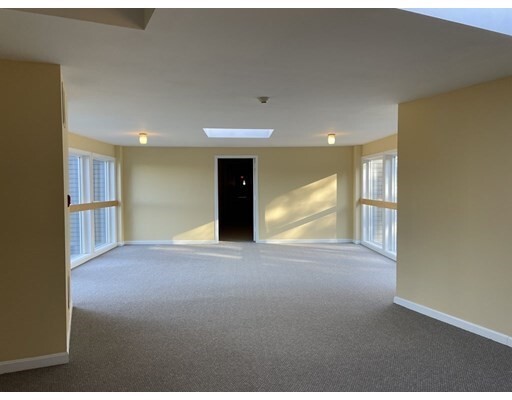 Building Photo - 500 Colonial Dr