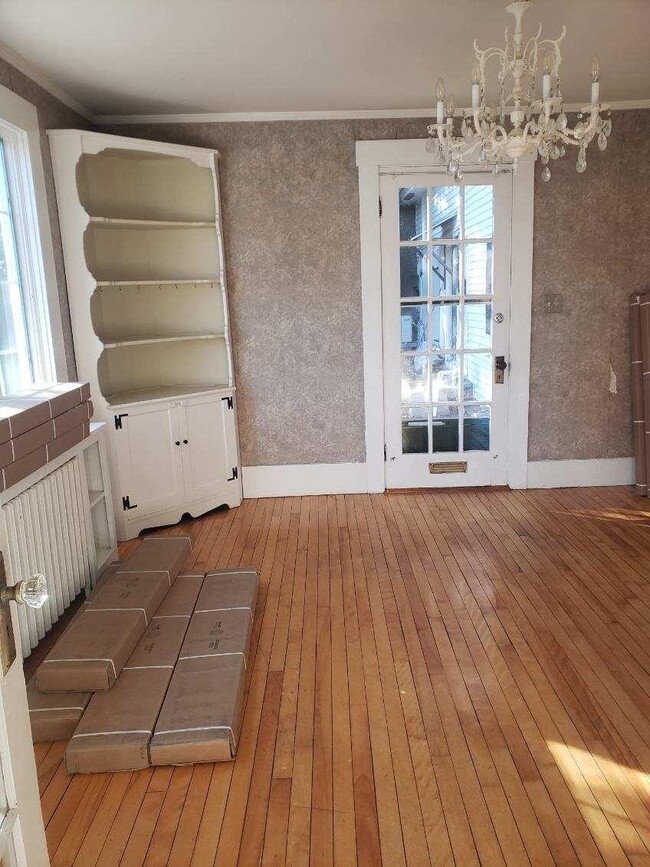 Building Photo - 5 Perry Ave