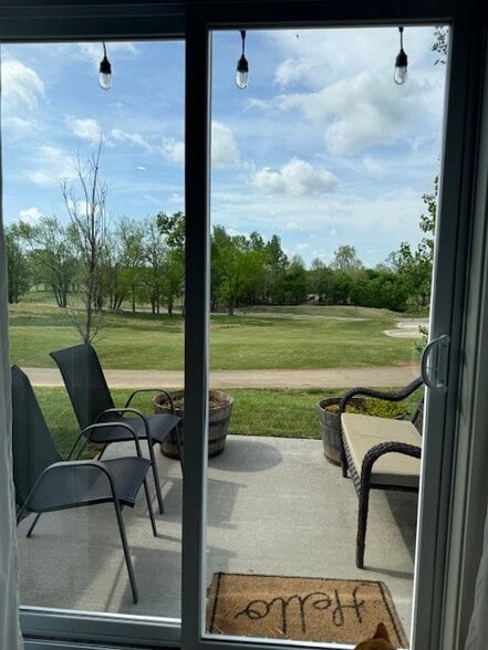 Building Photo - 639 Birdie Dr