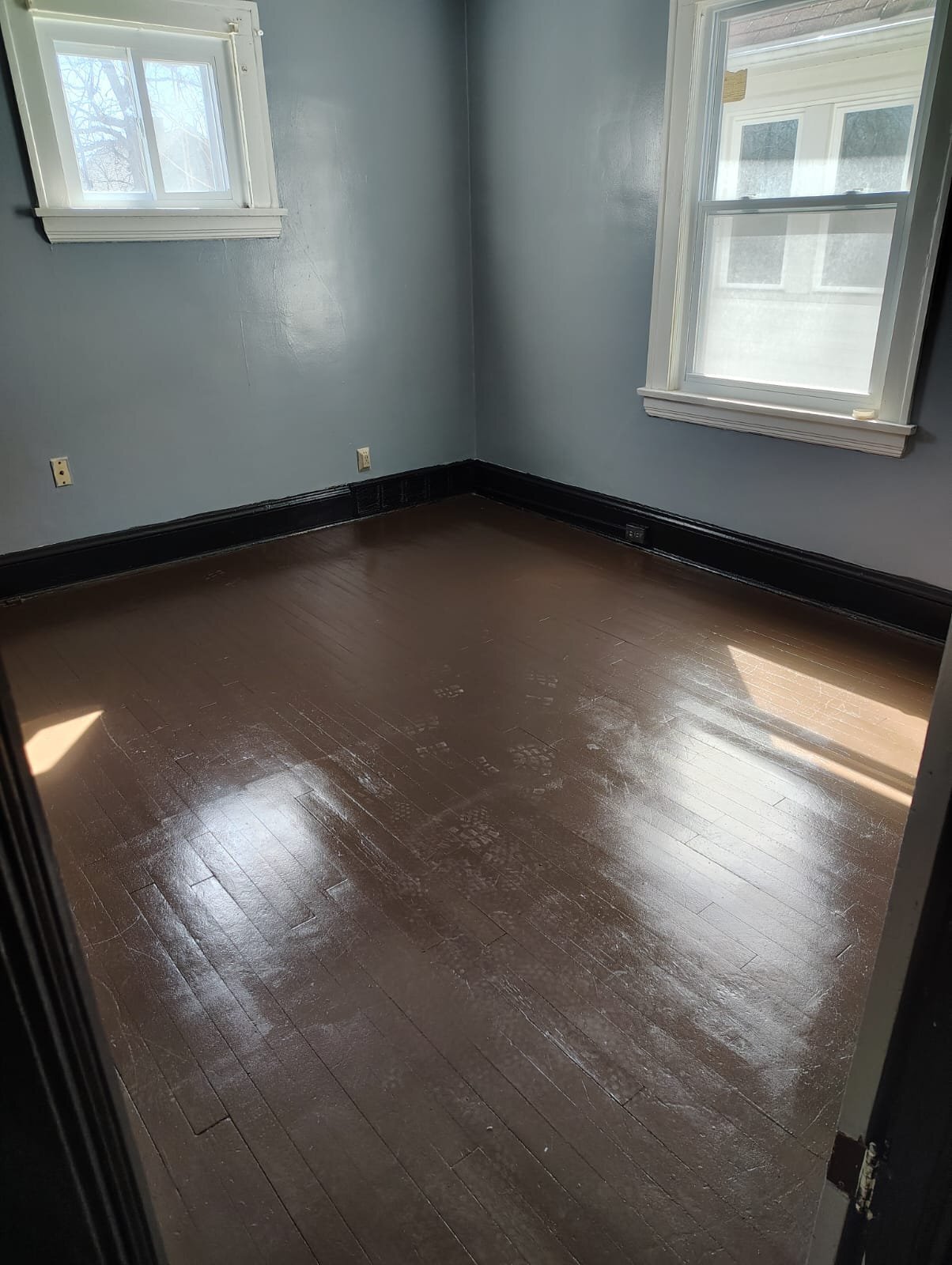 Building Photo - 11922-11924 Griffing Ave