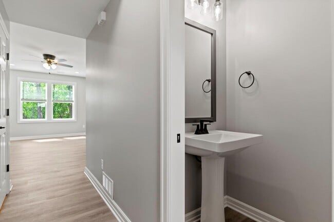 Building Photo - 11532 Willowbrook Rd