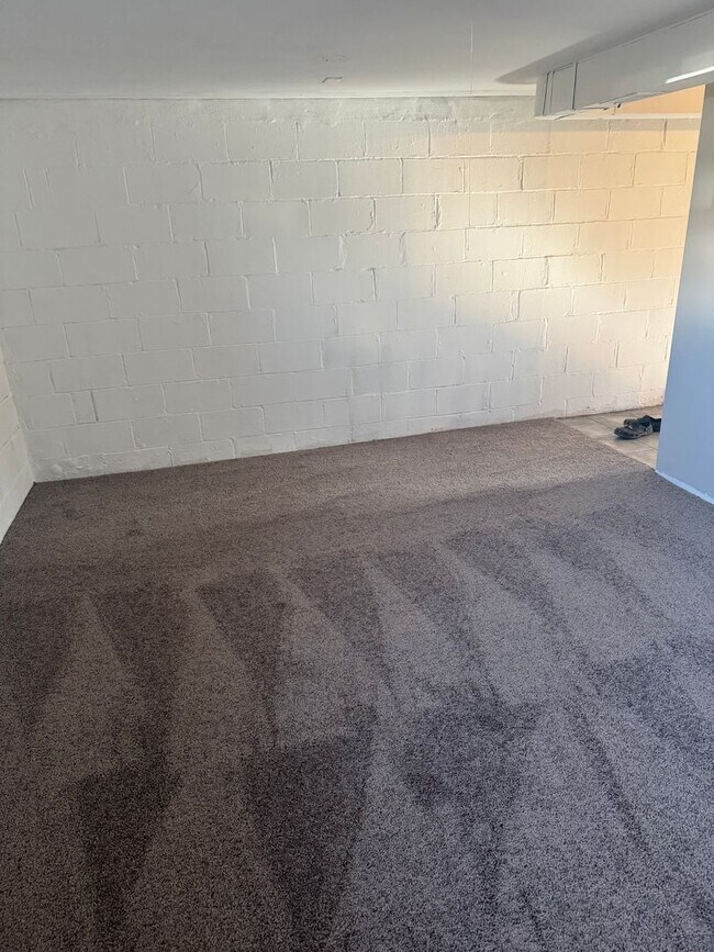 Building Photo - 2 Bedroom  Townhome in Belair-Edison!