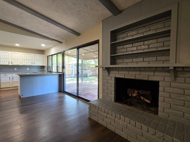 Building Photo - 4055 Cypressdale Dr
