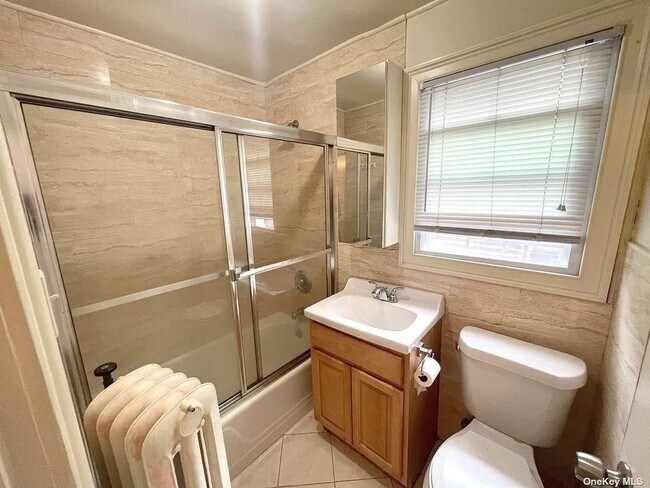 Building Photo - 1237 Hollywood Ave