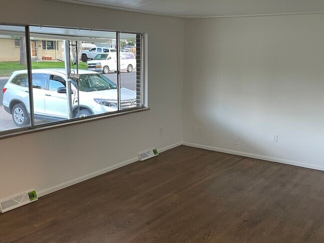 Building Photo - 8371 Oakwood St