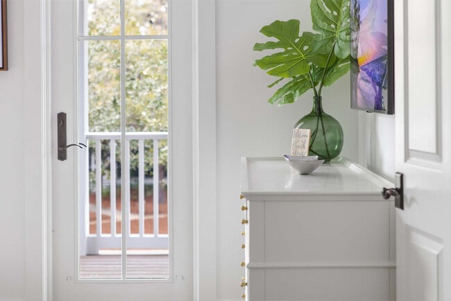 Building Photo - 80 East Royal Fern Way