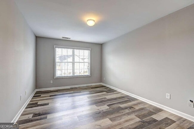 Building Photo - 118 Meeting Pl Rd