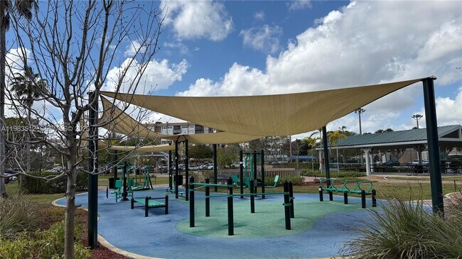 Building Photo - 1200 St Charles Pl