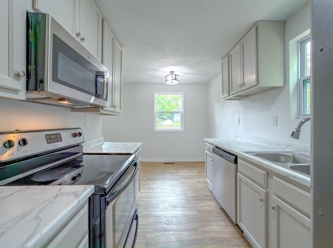 Building Photo - 1751 Pepper Dr