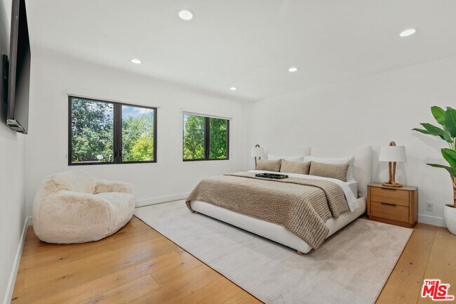 Building Photo - 17045 Otsego St