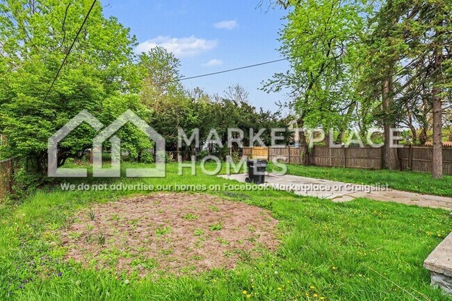 Building Photo - 18276 Oakfield Ave