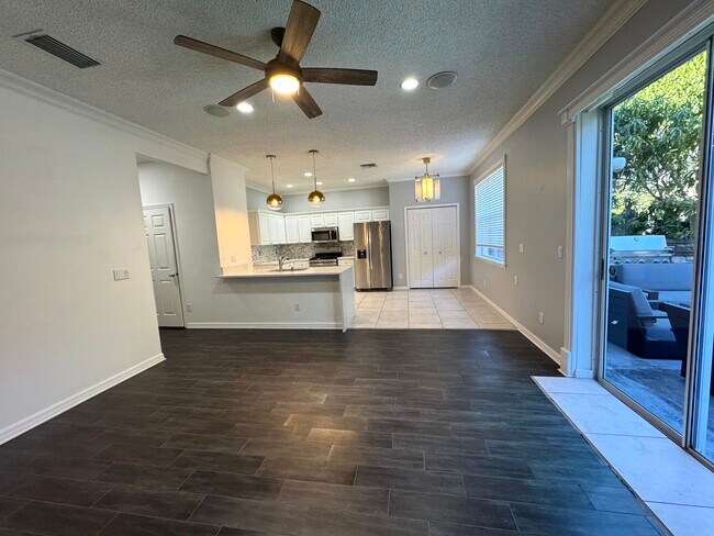 Building Photo - 7237 Bellingham Oaks Blvd