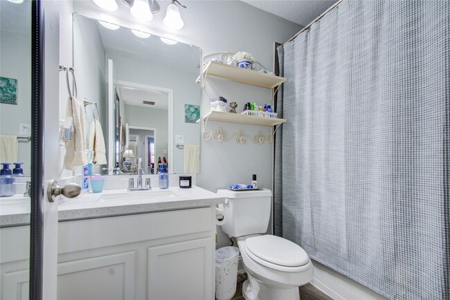 Building Photo - 19 Canterborough Pl