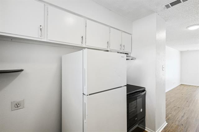 Building Photo - 2637 W Randol Mill Rd