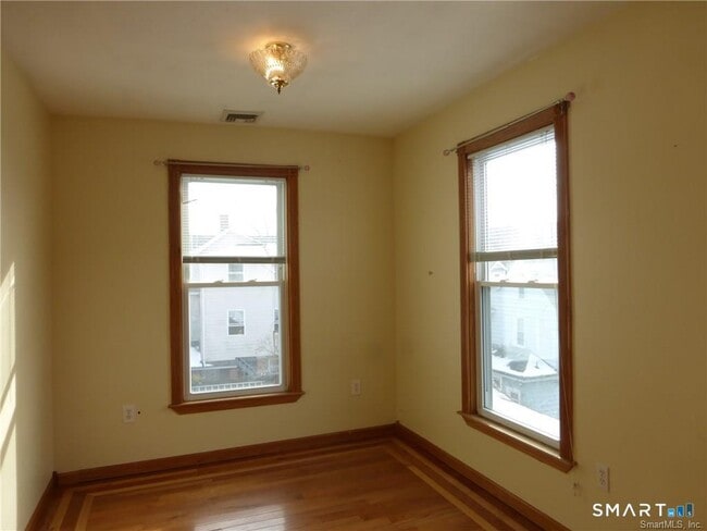 Building Photo - 28 Frederick St