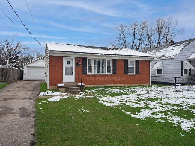 Primary Photo - 2404 Thomas Ave