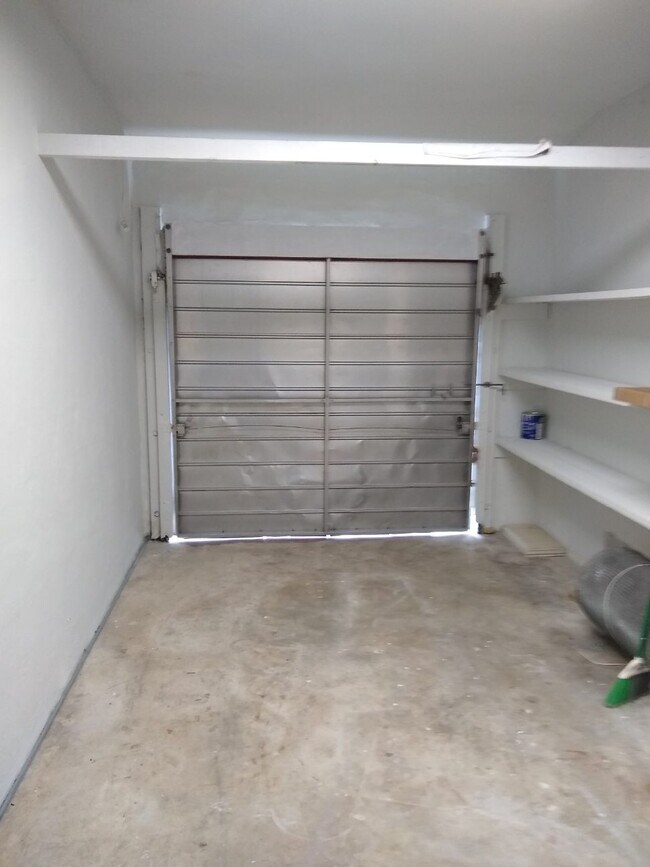 Building Photo - 4648 SW 12th St