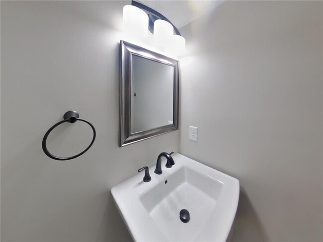 Building Photo - 3105 Georgia Ave S