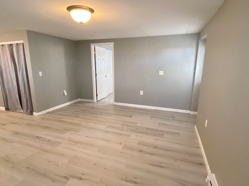 Building Photo - 116 E Stuart St