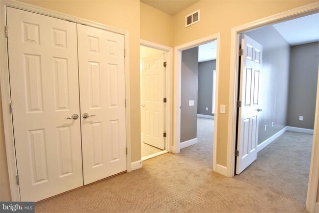 Building Photo - 2382 Brookmoor Ln